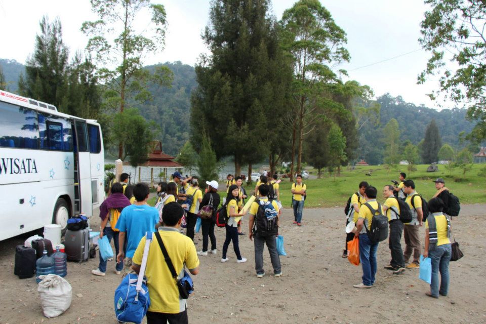 484239_629463260402810_1408475122_n