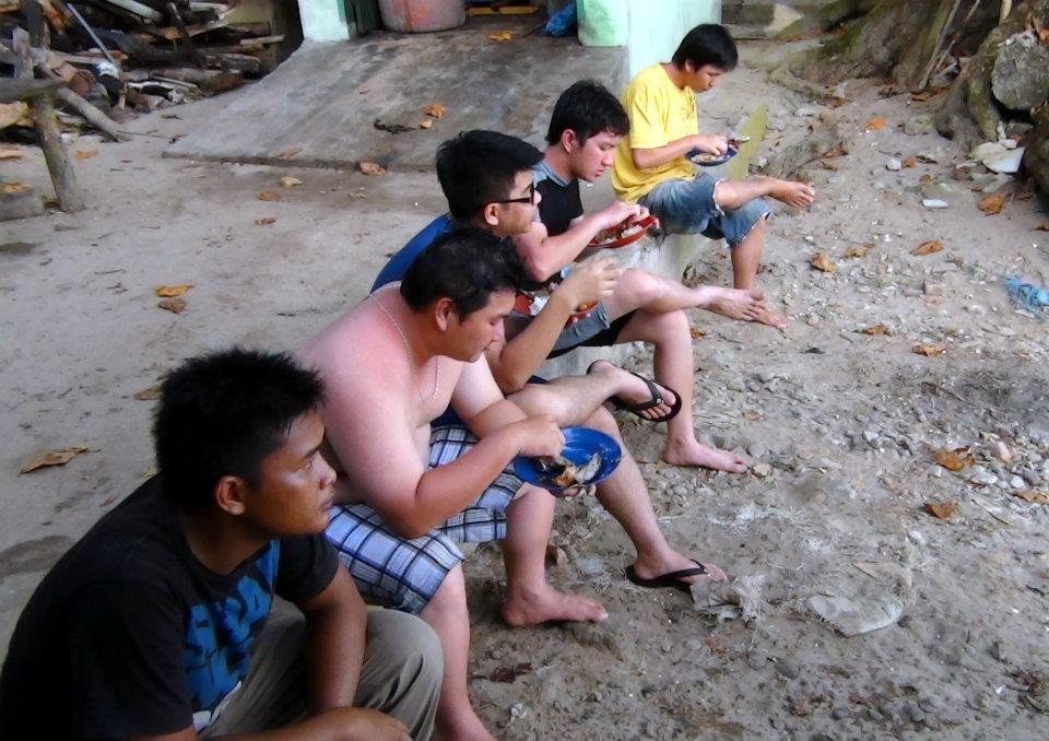 529272_447643238584814_867963820_n