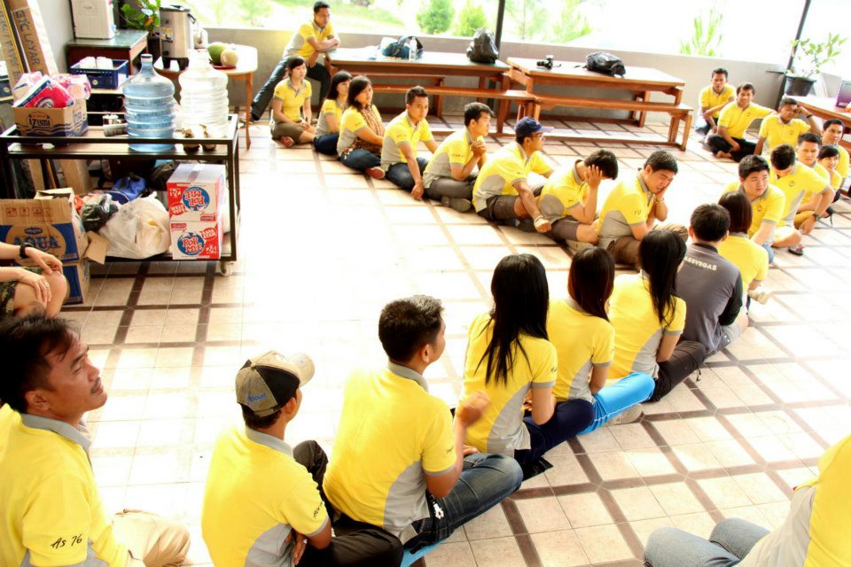 562839_629463857069417_1418506434_n