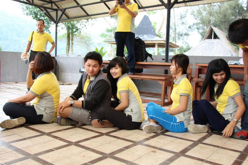 578739_629463720402764_1041682337_n