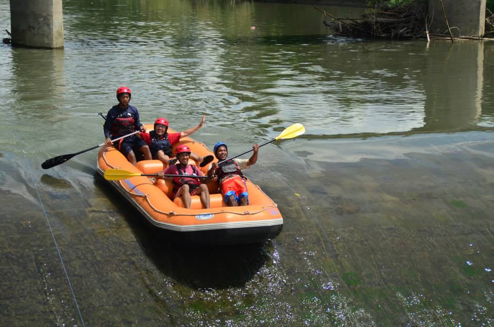 943613_669059279776541_586610059_n