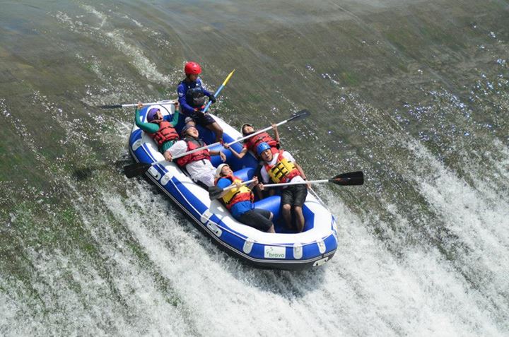 944701_669059623109840_1449601050_n