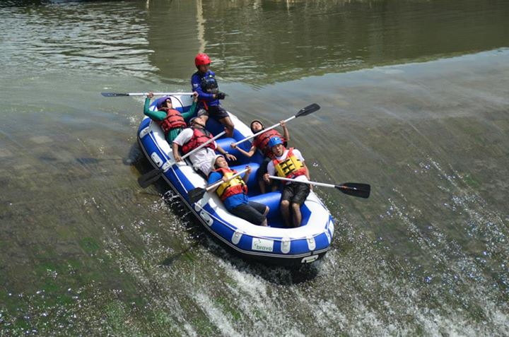 946490_669059539776515_1119812816_n