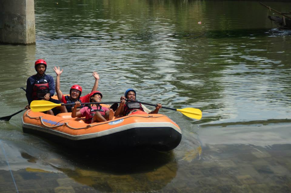 994275_669059263109876_690520324_n